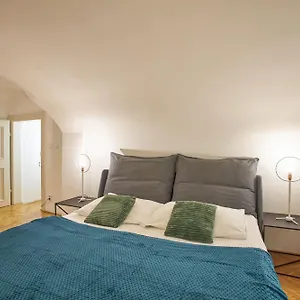 Lazenska N4 4* Praha