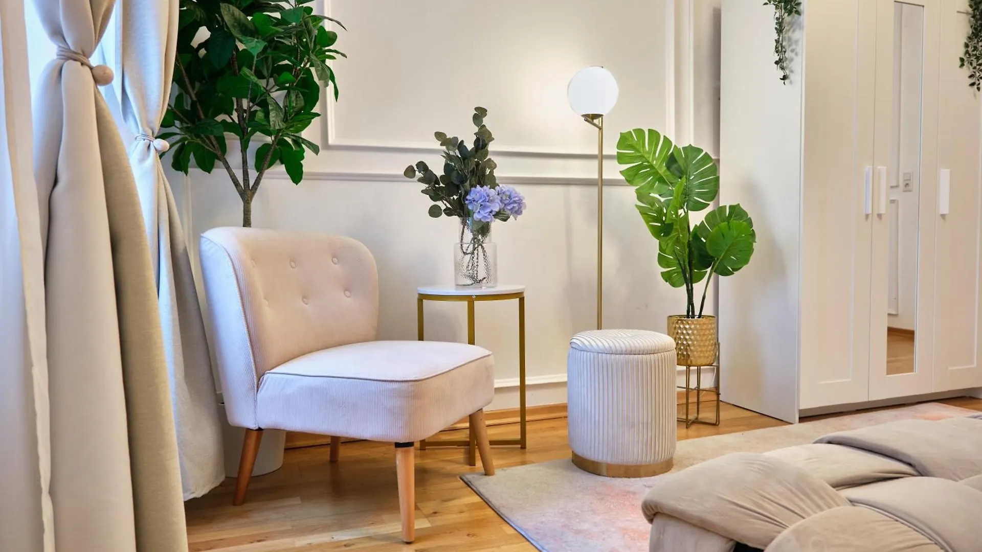 Art Hotel Vienna 3*,